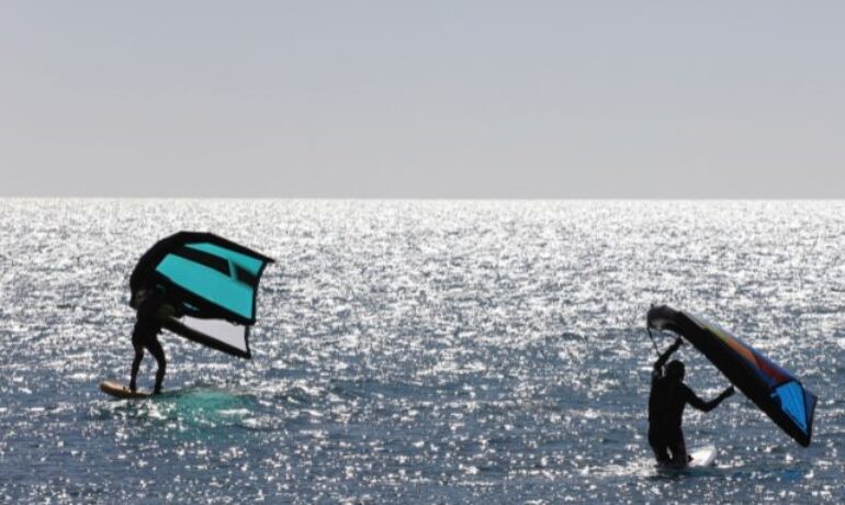 Wing foil em Icaraizinho de Amontada, uma nova opção de esporte aquático